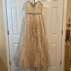 MASQUERADE TAN PROM DRESS TULLE SLEEVELESS LACE GEMSTONE APPLIQUÉ BALL GOWN
